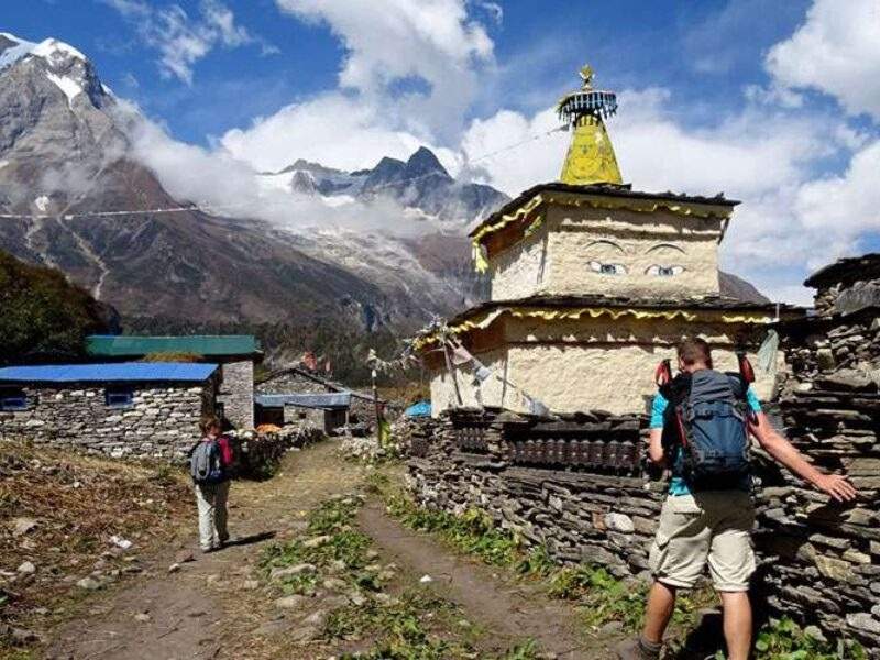 manaslu trek