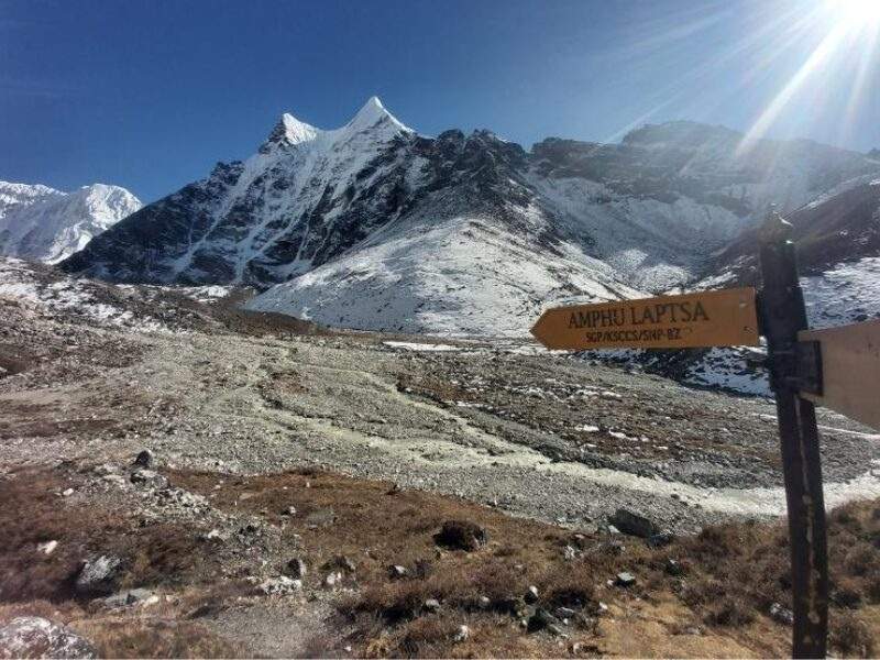 makalu sherpani col pass trek amphu laptsa